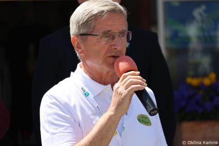 Mednarodna revija starodobnikov v Kamnik privabila ljubitelje klasičnih vozil (6)